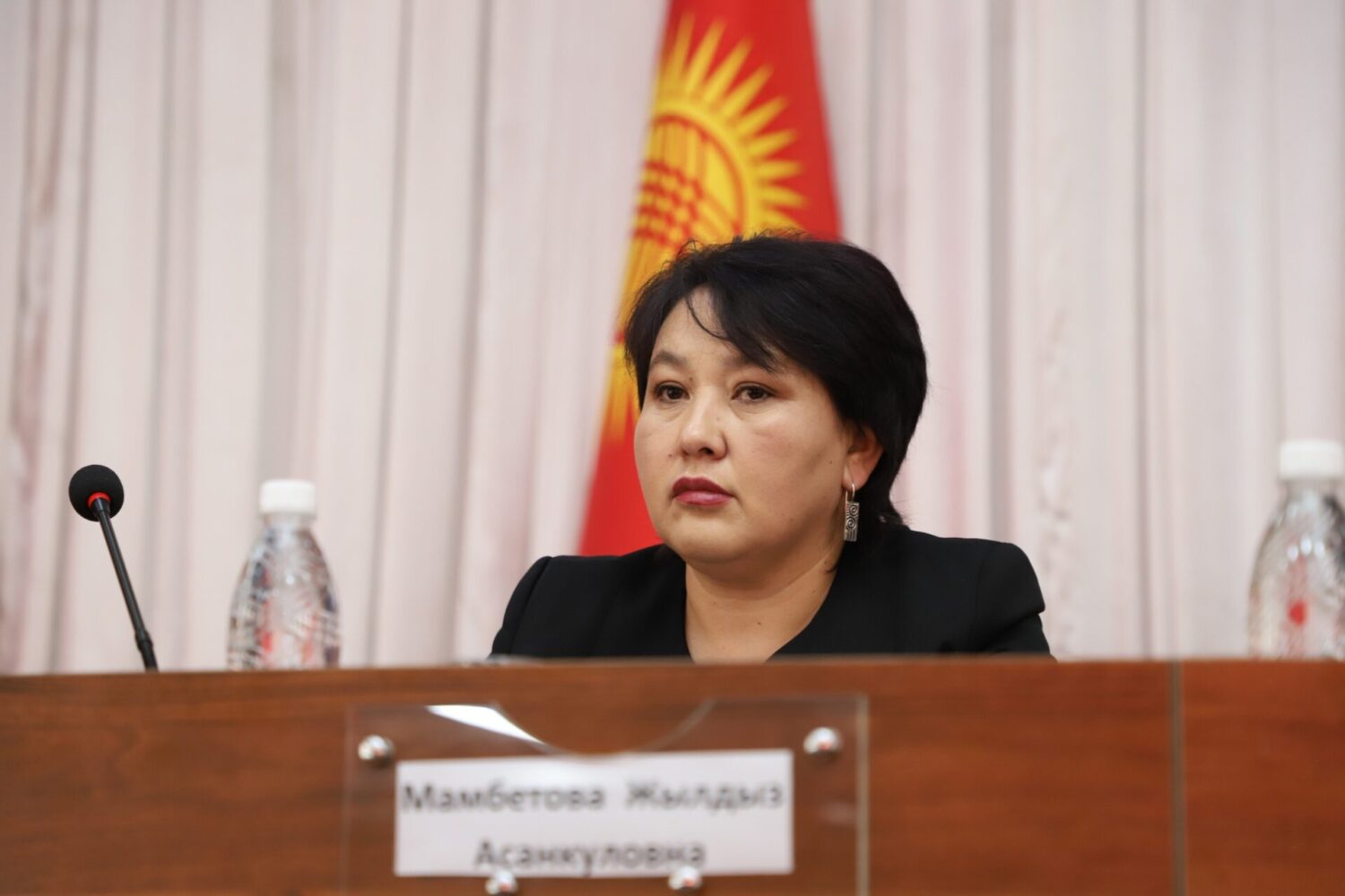 НАРЫНДА МЕКТЕПТЕРДИ ЖАҢЫ ОКУУ ЖЫЛЫНА ДАЯРДОО МАСЕЛЕСИ ТАЛКУУЛАНДЫ