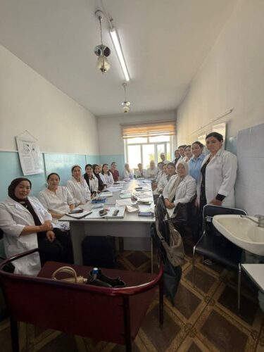 Мектепке чейинки уюмдардын медицина кызматкерлери окуудан өттү