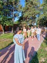 «МЕКЕНИМ КЫРГЫЗСТАНДЫ ДҮЙНӨГӨ ТААНЫТУУ»