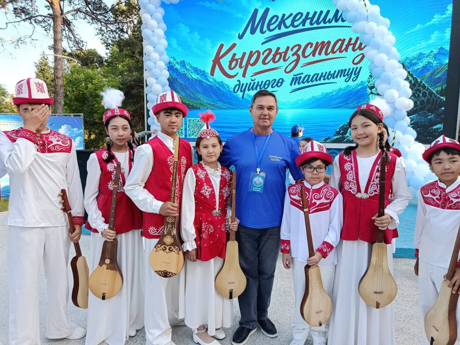 ӨНӨР МАЙРАМЫ: «СЕЙТЕК» БОРБОРУ ТАЛАНТТУУ БАЛДАРДЫН БАШЫН БИРИКТИРДИ