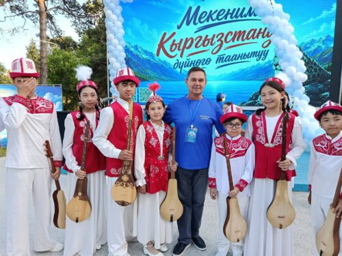 ӨНӨР МАЙРАМЫ: «СЕЙТЕК» БОРБОРУ ТАЛАНТТУУ БАЛДАРДЫН БАШЫН БИРИКТИРДИ