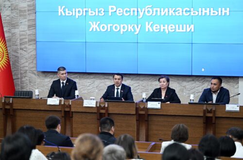 ЖОГОРКУ КЕҢЕШТЕ «ТАЗА ШААР» СЫНАГЫНЫН ЖЕҢҮҮЧҮЛӨРҮ СЫЙЛАНДЫ