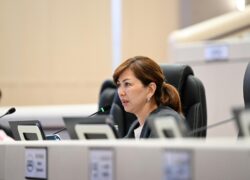 ДЕПУТАТТАР АШЫМБАЕВА МЕНЕН МАВЛЯНОВА БИЛИМ БЕРҮҮ ЖАНА МАДАНИЯТ КӨЙГӨЙЛӨРҮН КӨТӨРҮШТҮ