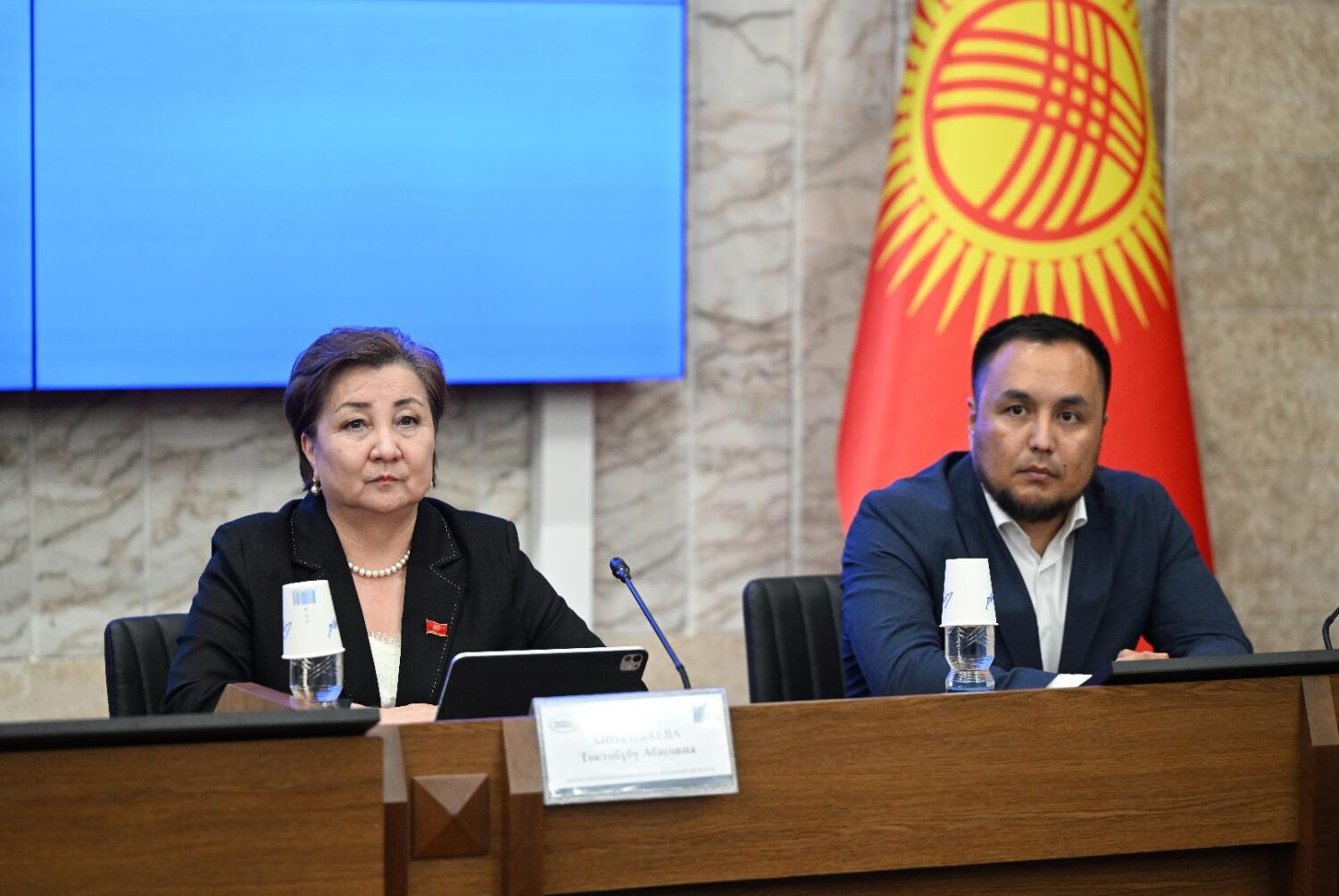 ЖОГОРКУ КЕҢЕШТЕ «ТАЗА ШААР» СЫНАГЫНЫН ЖЕҢҮҮЧҮЛӨРҮ СЫЙЛАНДЫ