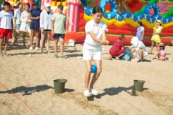 ӨНӨР ЖАРЫШЫ ЖАНА УЛУТТУК ОЮНДАР: ФЕСТИВАЛДЫН ҮЧҮНЧҮ КҮНҮ ӨЗГӨЧӨ ШАҢ МЕНЕН ӨТТҮ