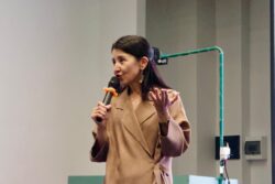 ЗАМАНБАП МУГАЛИМ: АЛГАЧКЫ БҮТҮРҮҮЧҮЛӨРДҮН ИЙГИЛИГИ
