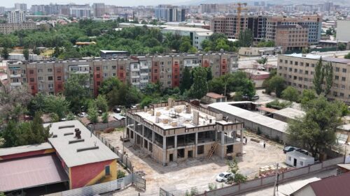 В БИШКЕКЕ ПРОДОЛЖАЕТСЯ СТРОИТЕЛЬСТВО ДОПОЛНИТЕЛЬНОГО КОРПУСА ДЕТСКОГО САДА №131