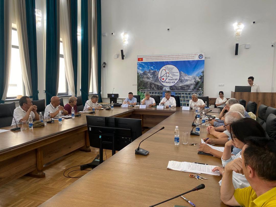 КЫРГЫЗ ТАРЫХЫ: 16 ТОМДУКТУН ЖАҢЫ БАСЫЛМАЛАРЫ ДАЯРДАЛУУДА