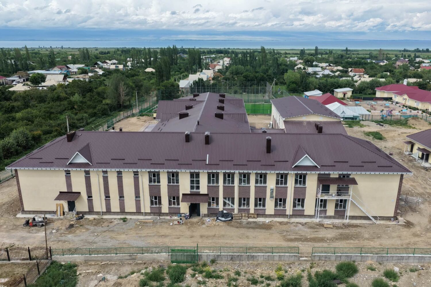 ЫСЫК-КӨЛ: ЖАҢЫ ОКУУ ЖЫЛЫНА ЖАҢЫ МЕКТЕП