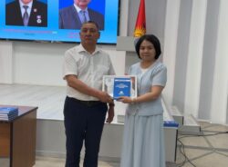 Ж. Баласагын атындагы КУУда «Кыргыз Республикасындагы педагогика илимдеринин докторлору» аттуу китептин бет ачары өткөрүлдү