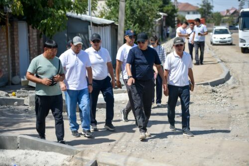 МЭР АЙБЕК ДЖУНУШАЛИЕВ БИЛИМ БЕРҮҮ МЕКЕМЕЛЕРИН КЫДЫРДЫ