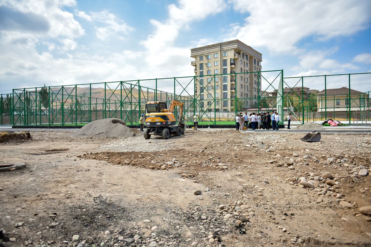 МЭР АЙБЕК ДЖУНУШАЛИЕВ БИЛИМ БЕРҮҮ МЕКЕМЕЛЕРИН КЫДЫРДЫ