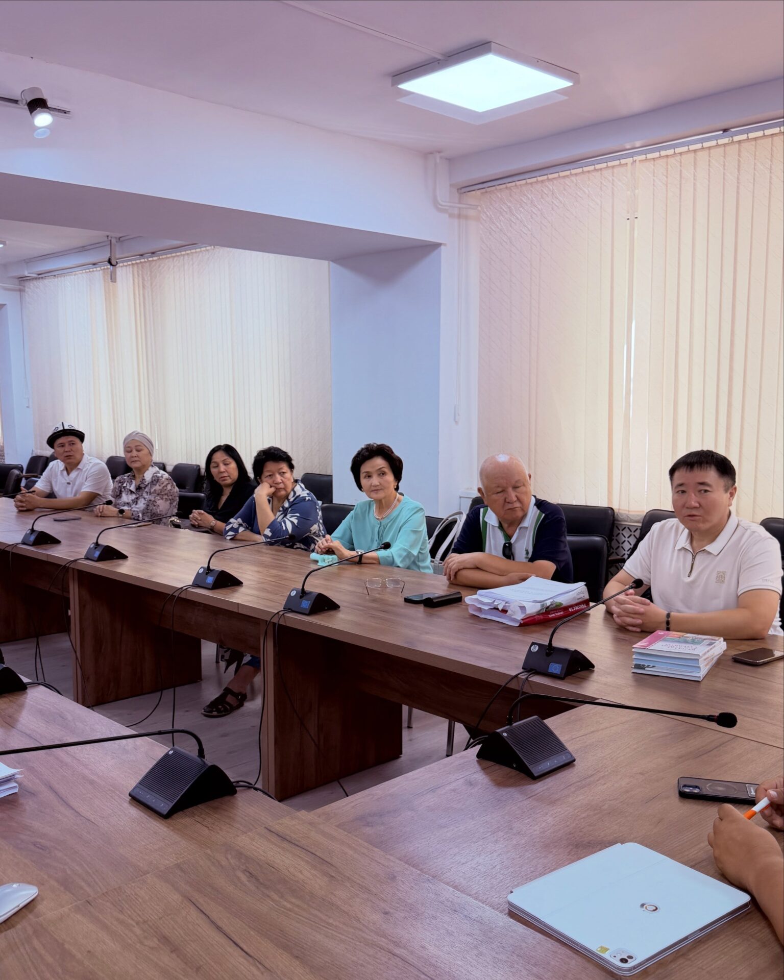 ОКУУ КИТЕПТЕРИНИН АВТОРЛОРУ ЖОЛУГУШТУ