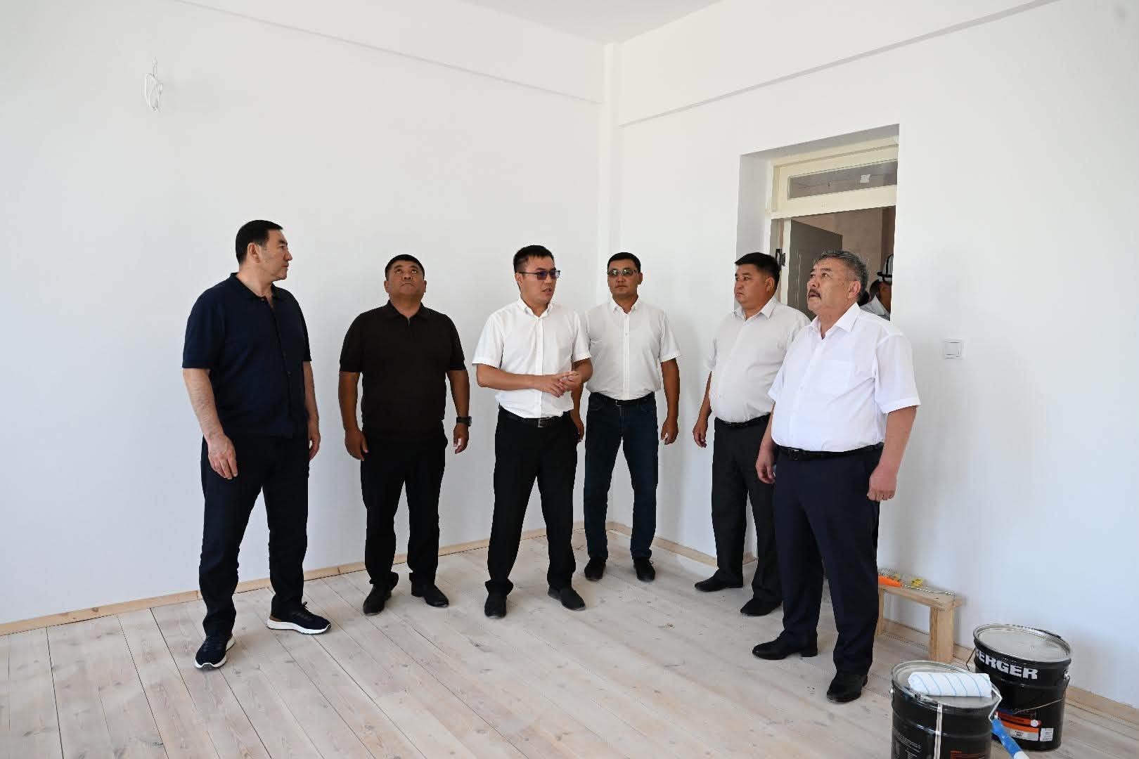 ӨЗГӨН: РАЙОНДОГУ КУРУЛУШ ИШТЕРИ МЕНЕН ДЕПУТАТТАР ТААНЫШТЫ