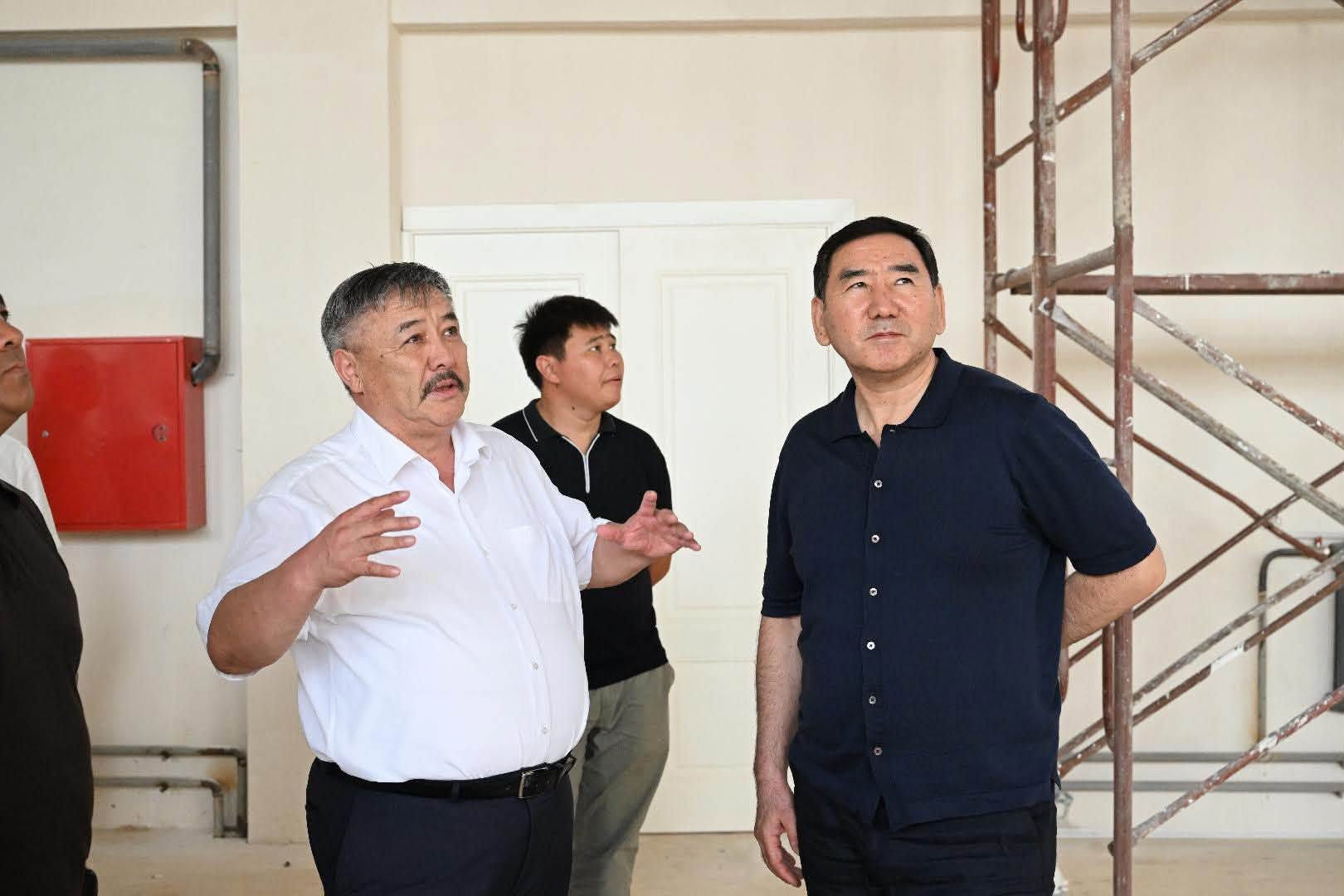 ӨЗГӨН: РАЙОНДОГУ КУРУЛУШ ИШТЕРИ МЕНЕН ДЕПУТАТТАР ТААНЫШТЫ