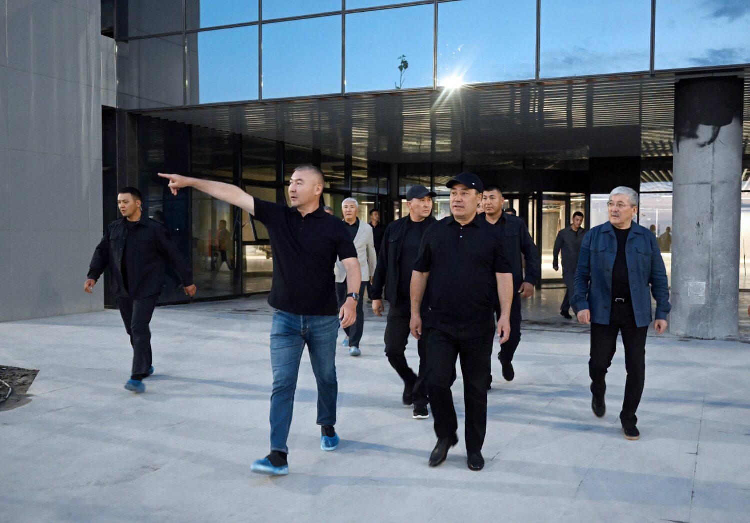 ПРЕЗИДЕНТ ДҮЙНӨЛҮК КӨЧМӨНДӨР ОЮНДАРЫНА ДАЯРДЫКТЫН ЖҮРҮШҮ МЕНЕН ТААНЫШТЫ
