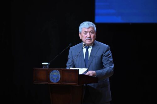 А.КАСЫМАЛИЕВ: “БИЗГЕ ДҮЙНӨЛҮК КОМПЕТЕНТТҮҮЛҮК МЕНЕН УЛУТТУК ӨЗӨКТҮ АЙКАЛЫШТЫРА АЛГАН МУУН КЕРЕК”
