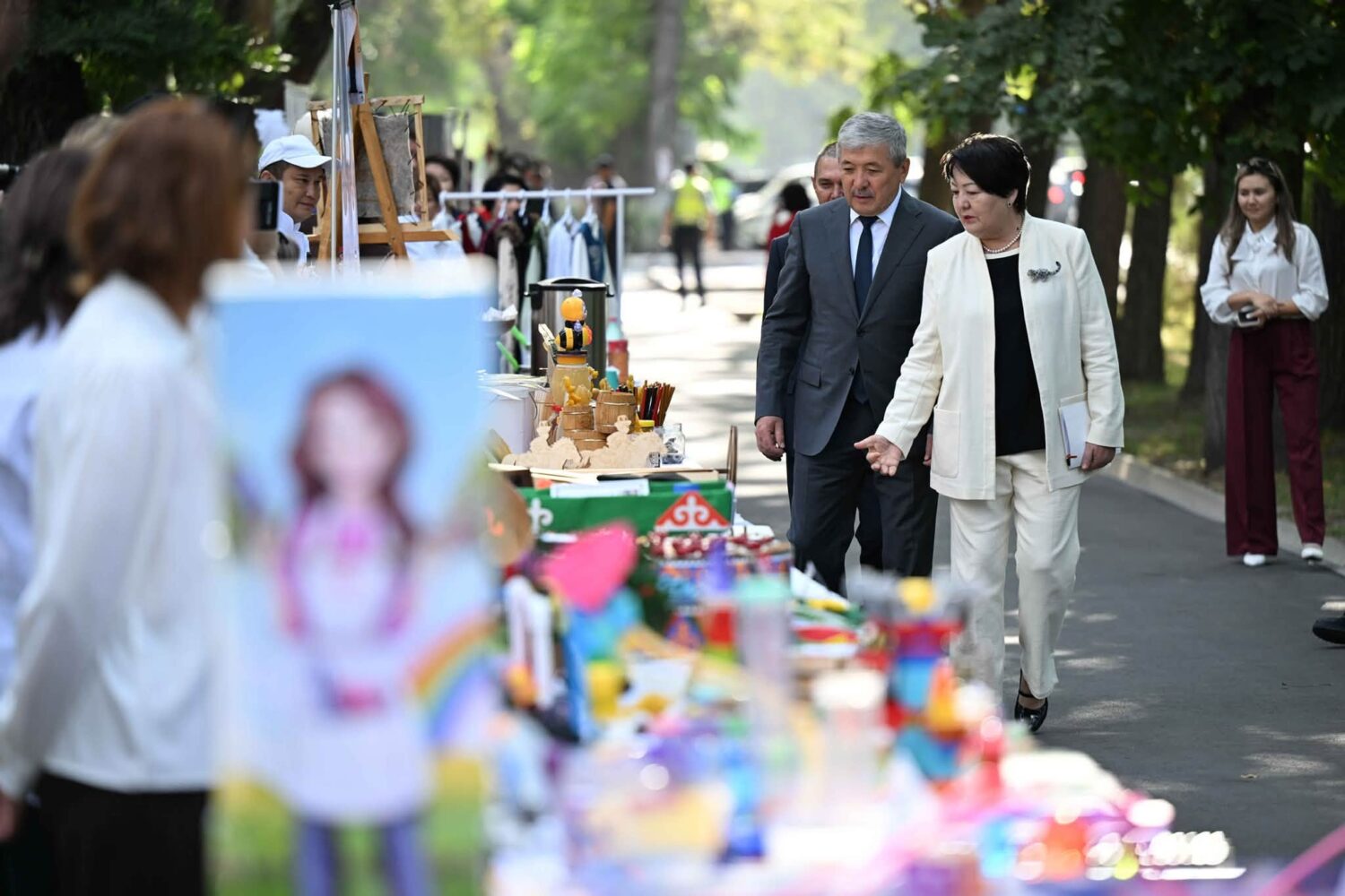 ЖАҢЫ ДООРГО ЖАҢЫ БИЛИМ ЖАНА ЖАРАТМАН МУГАЛИМ МЕНЕН