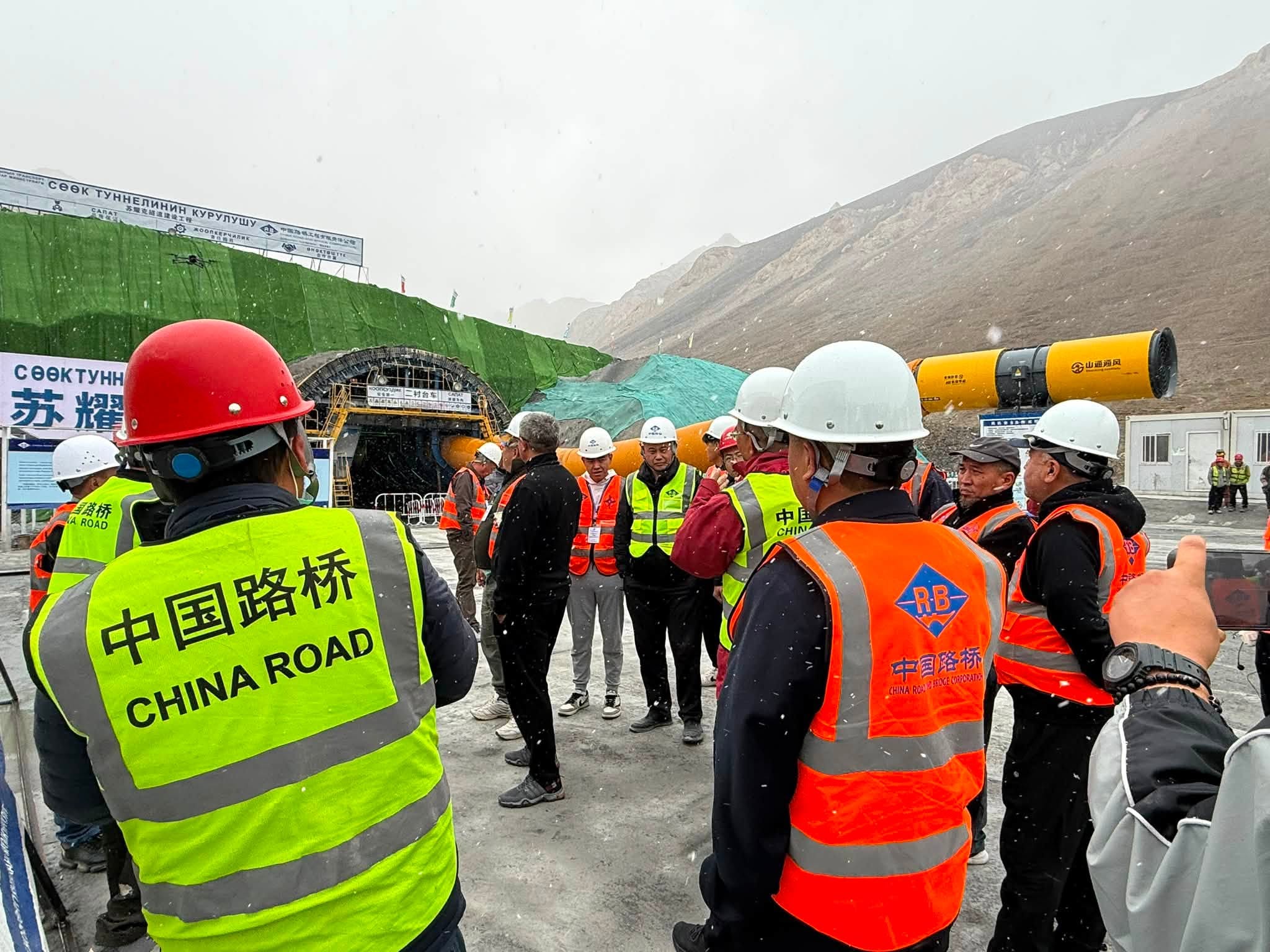 КМТУ МЕНЕН CHINA ROAD КОМПАНИЯСЫ ИНЖЕНЕРДИК КАДРЛАРДЫ ДАЯРДООДО КЫЗМАТТАШТЫКТЫ КЕҢЕЙТЕТ