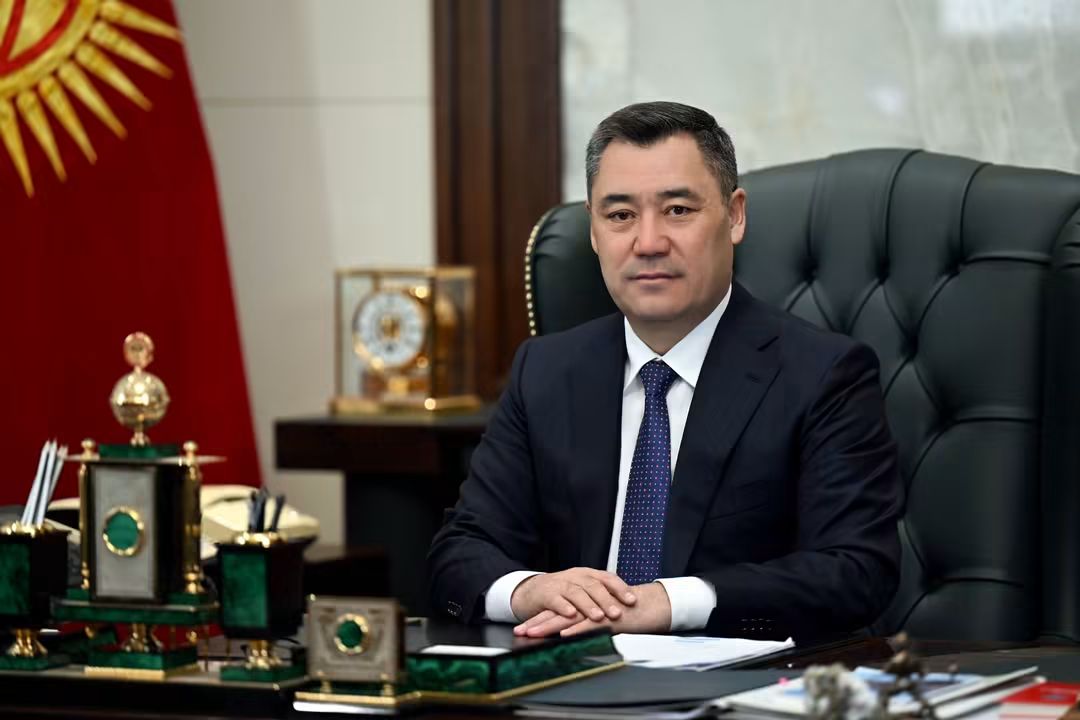 Президент Садыр Жапаров кыргызстандыктарды Эгемендүүлүк күнү менен куттуктады