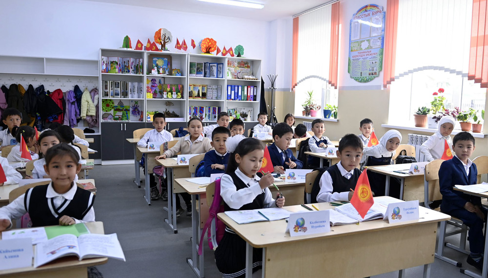 ЖАТТООДОН ИЗИЛДӨӨГӨ: ЖАҢЫ МЕКТЕПКЕ ЖАҢЫ МАМИЛЕ КЕРЕК