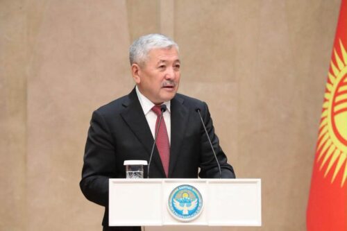 А.КАСЫМАЛИЕВ МИНИСТРЛЕР КАБИНЕТИНИН СЫЙЛЫКТАРЫН ТАПШЫРДЫ