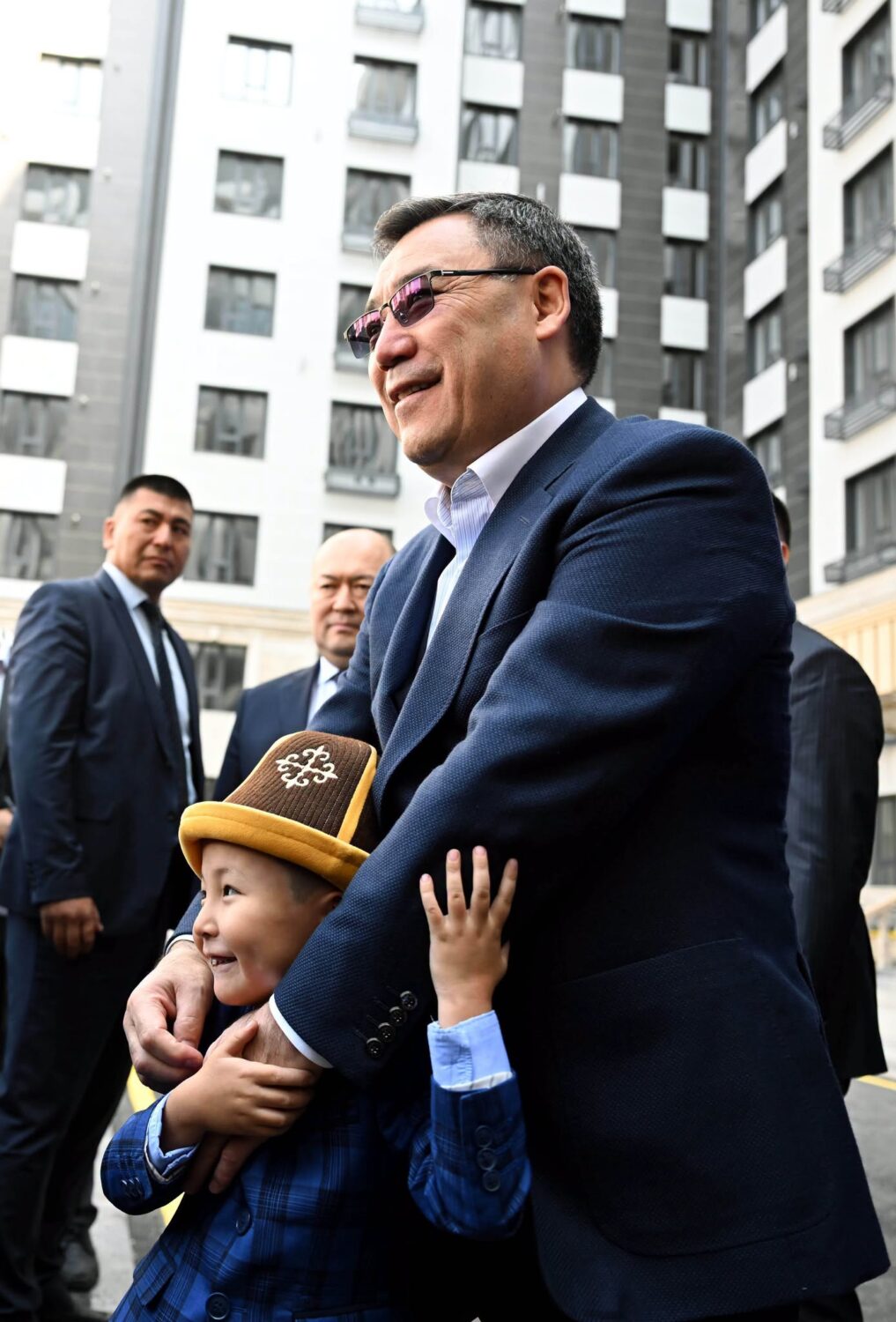 1050 БАТИР: ПРЕЗИДЕНТ «АСМАН РЕЗИДЕНС-1» ТУРАК ЖАЙ КОМПЛЕКСИН АЧТЫ