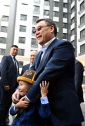 1050 БАТИР: ПРЕЗИДЕНТ «АСМАН РЕЗИДЕНС-1» ТУРАК ЖАЙ КОМПЛЕКСИН АЧТЫ
