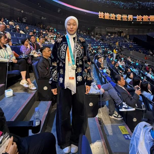WORLDSKILLS SHANGHAI 2026: №18 КЕСИПТИК ЛИЦЕЙДИН БҮТҮРҮҮЧҮСҮ СЫЙЛЫККА ТАТЫДЫ