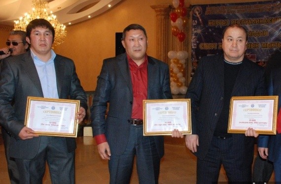 УСТАТТЫН ӨМҮРҮ — ШАКИРТТЕРИНИН ЖЕҢИШИНДЕ