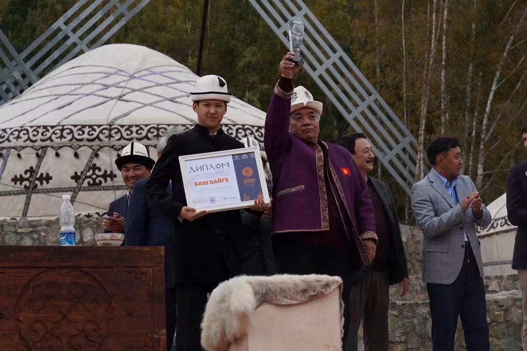 Кырчын төрүндө төкмө өнөрдүн дүбүртү жаңырды