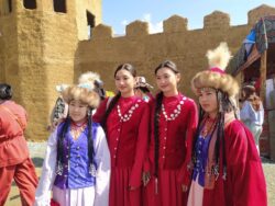 КЫРЧЫН ЖАЙЛООСУНДАГЫ КӨЧМӨНДӨР МАЙРАМЫ