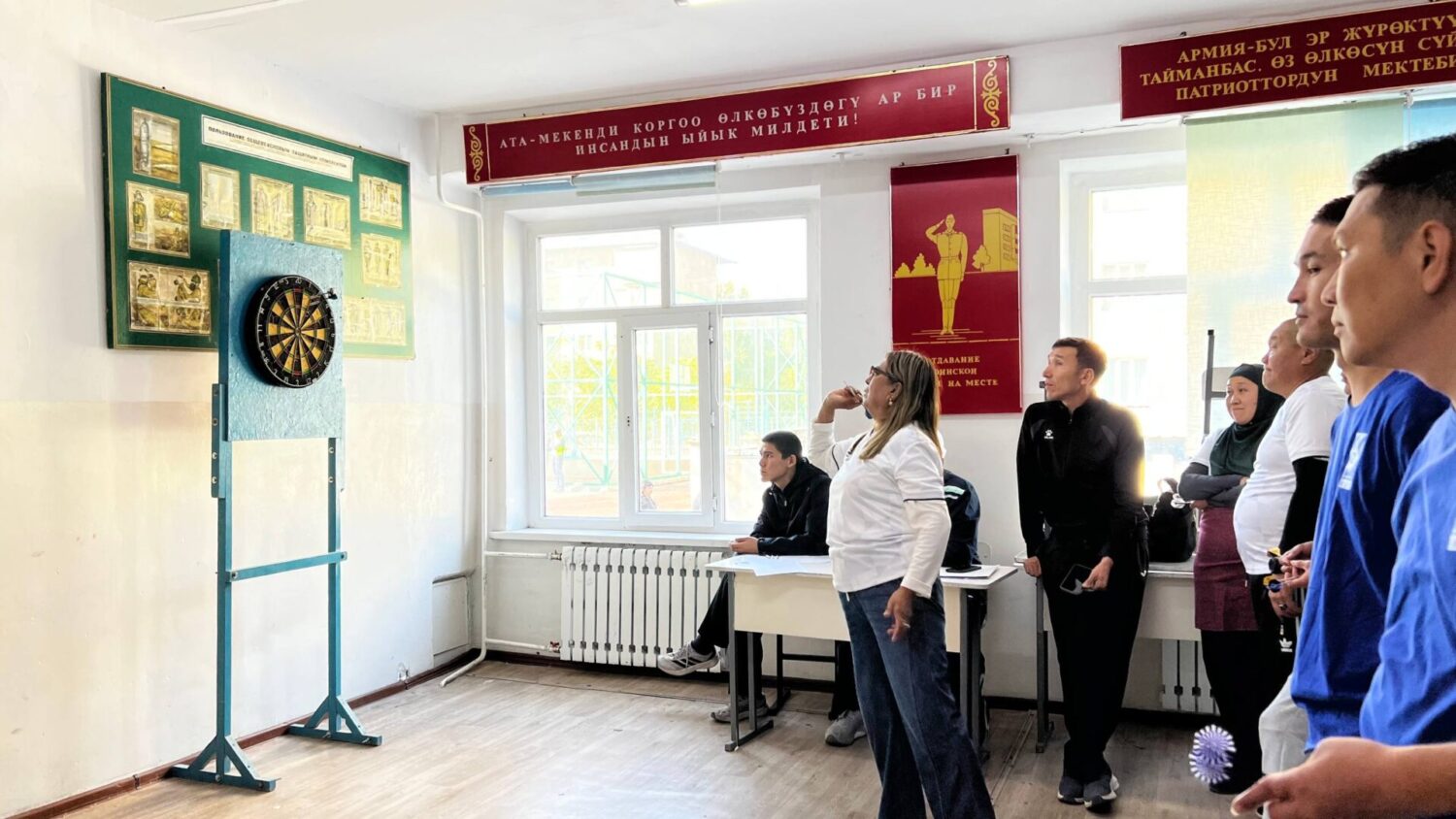 БИШКЕКТЕ БИЛИМ БЕРҮҮ КЫЗМАТКЕРЛЕРИНИН СПАРТАКИАДАСЫ ӨТТҮ