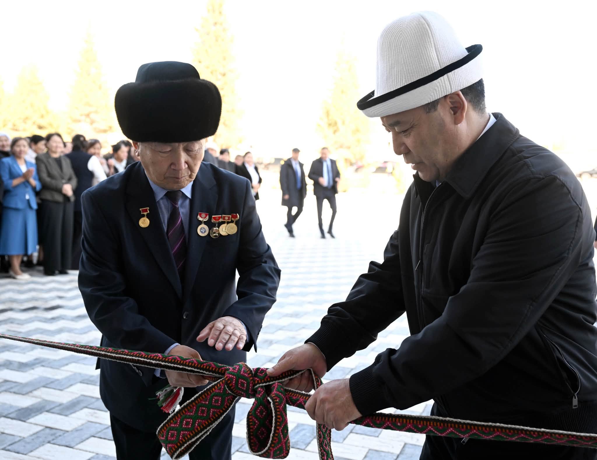ПРЕЗИДЕНТ НАРЫНДА ЗАМАНБАП МАДАНИЯТ БОРБОРУН АЧТЫ