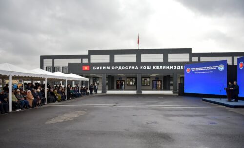 БИШКЕКТЕ 10 ЖАҢЫ МЕКТЕП ПАЙДАЛАНУУГА БЕРИЛДИ