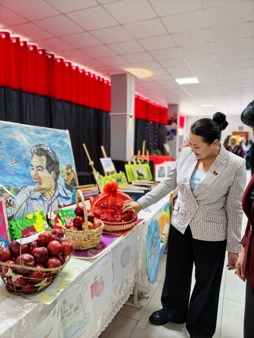 ТАЛАС: ЭЛ ӨКҮЛҮ «КЫЗЫЛ АЛМА» ФЕСТИВАЛЫНА КАТЫШТЫ