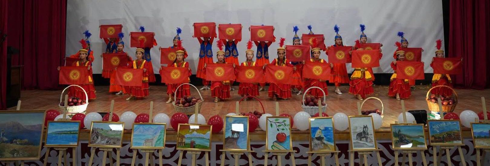 ТАЛАС: ЭЛ ӨКҮЛҮ «КЫЗЫЛ АЛМА» ФЕСТИВАЛЫНА КАТЫШТЫ