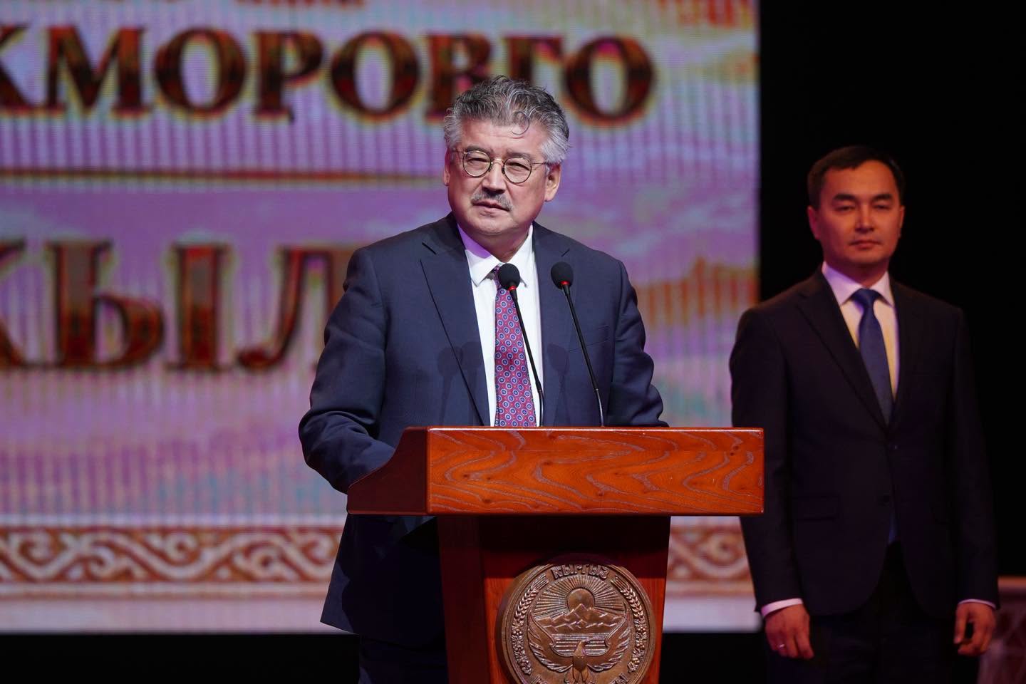 МАМБЕТ ЧОКМОРОВДУН 130 ЖЫЛДЫГЫНА АРНАЛГАН ЭСКЕРҮҮ КЕЧЕСИ ӨТТҮ